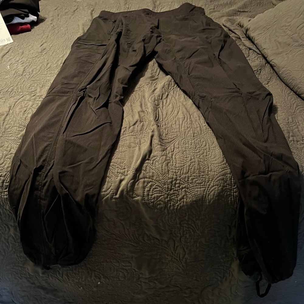 28” Black Lululemon athletic pants great condition